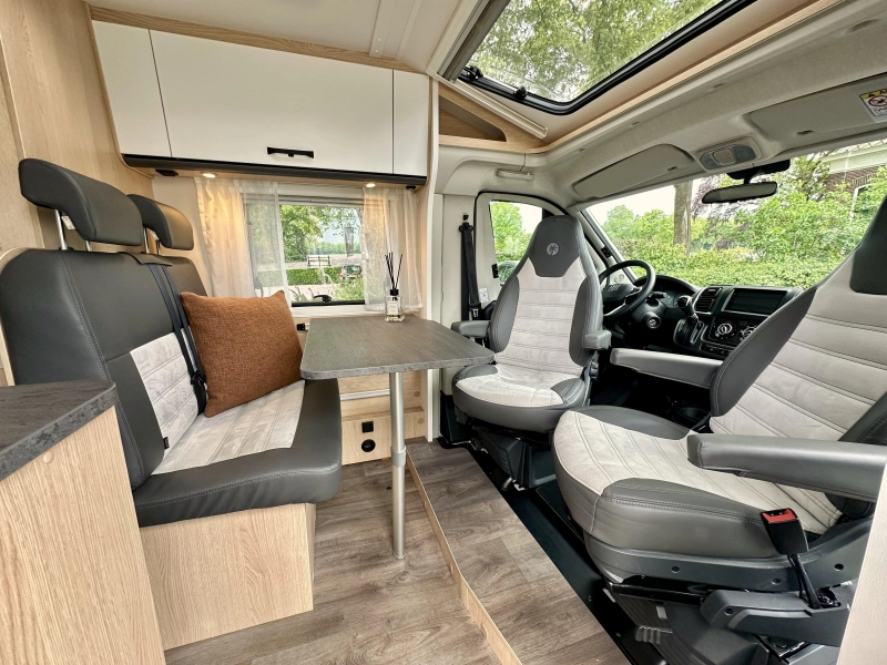 Sunlight Adventure Edition V66 |Fiat | 8-traps automaat  foto: 7