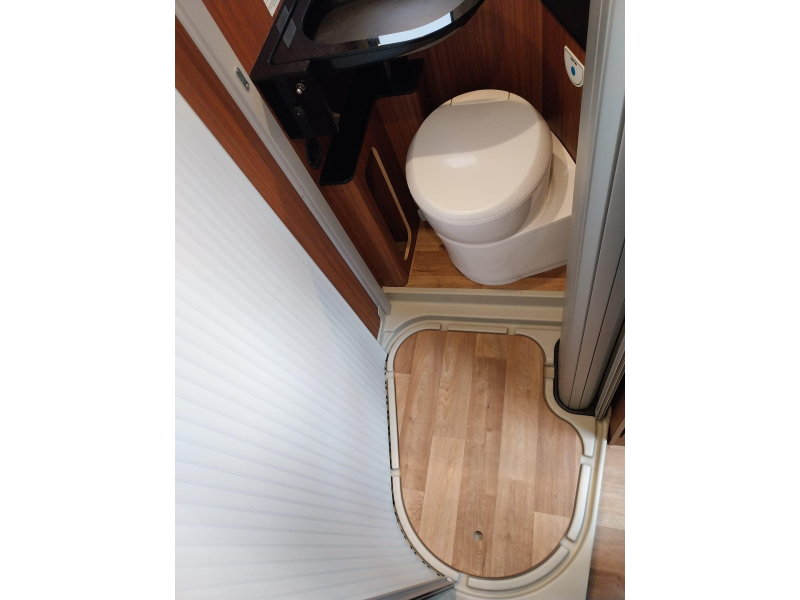 Globecar Roadcamp R met een lengte van 560cm  foto: 12