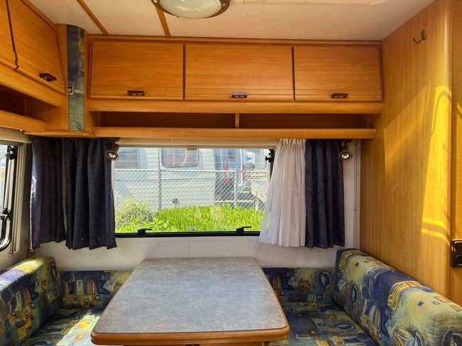 LMC 450 | Porte-v&eacute;los | Mover semi-automatique | Dinette | Auvent | Chauffage photo : 8