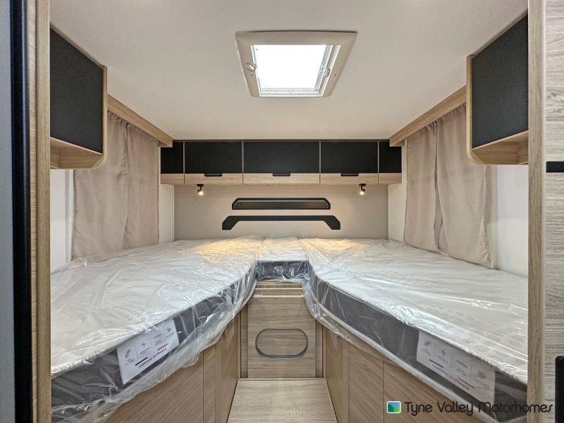 Chausson 797 Titanium single beds and automatic photo: 22