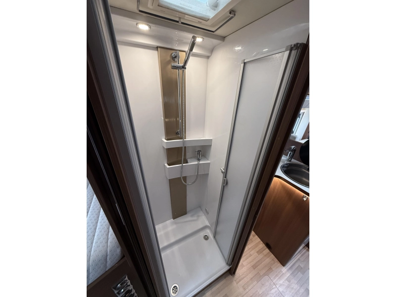 LMC Explorer Comfort 735 G Enkele Bedden Hefbed 2019  foto: 17