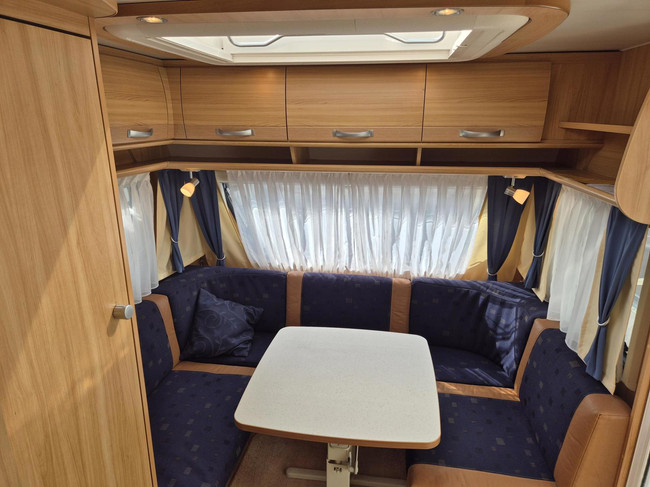 Dethleffs 430 DB Vast bed, mover, Voortent met aanbouw Bovag foto: 11