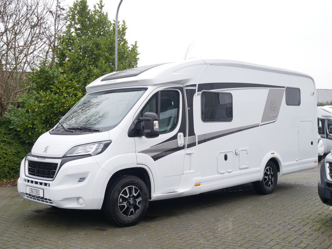 Knaus Van TI 650 MEG Platinum, L&auml;ngsbetten, Dachklimaanlage Foto: 2