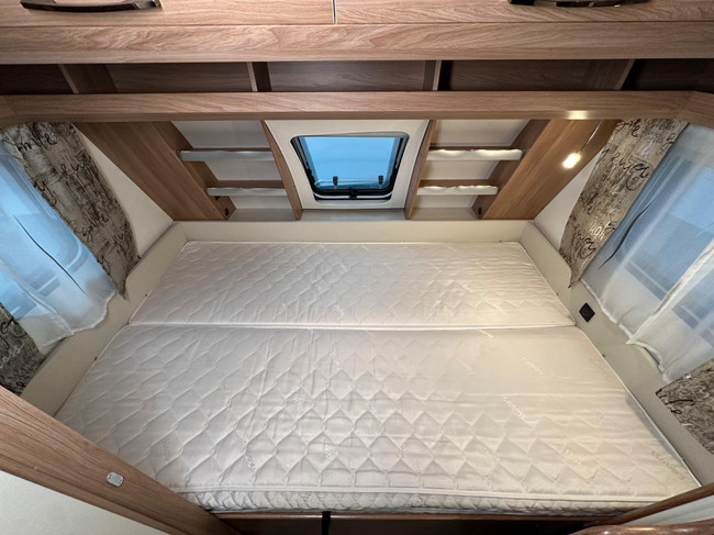 Hobby De Luxe 455 UF Foto: 4
