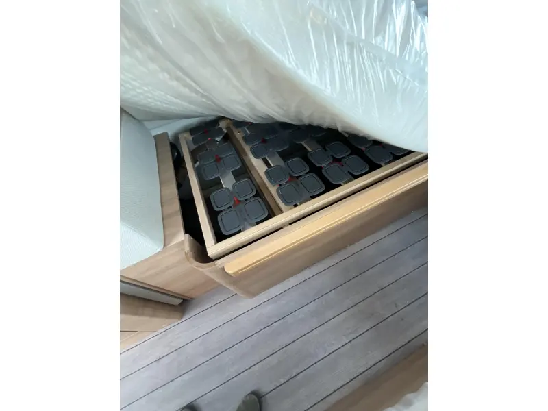 Knaus Sudwind Black Selection 500 EU ENKELE BEDDEN-VLOERVERW  foto: 5