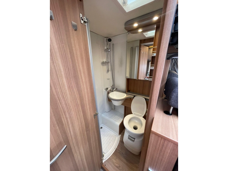 Weinsberg CaraCompact Pepper 600 MEG Edition Enkele Bedden 18  foto: 15