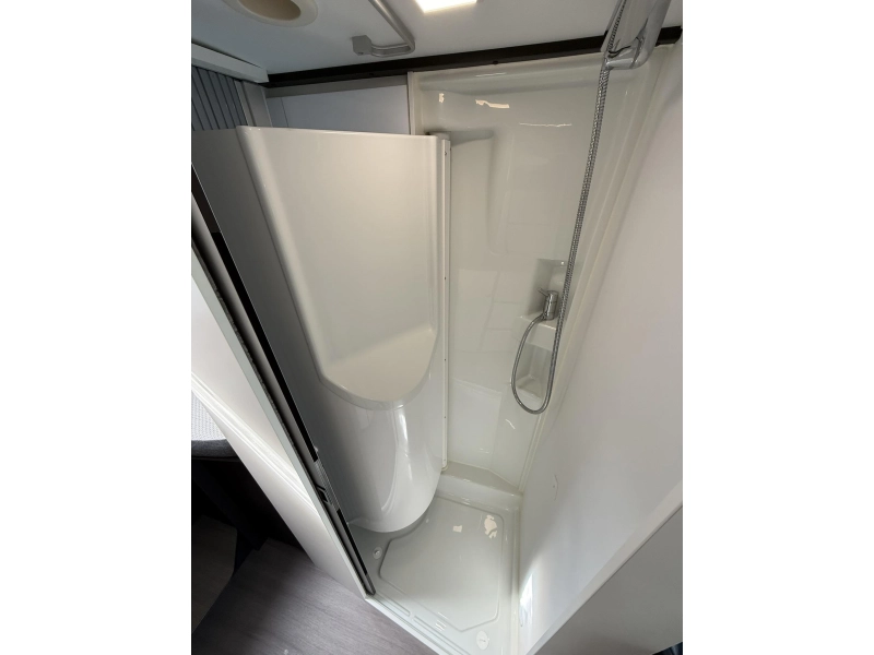 Adria Twin 640 SLB Supreme Automaat 160pk  foto: 22