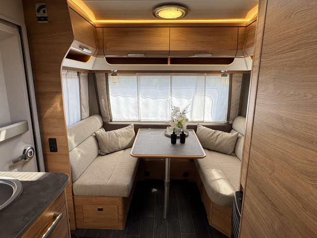 Tabbert Da Vinci 460E ENKELE BEDDEN **Mover/Zakluifel/Fietsendrager/Duo-Control/Vloerverwarming/Compleet/Zeer nette caravan** foto: 20