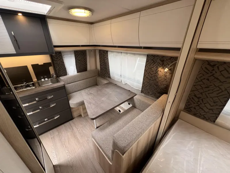 Hobby De Luxe 400 SFE NIEUW!! 