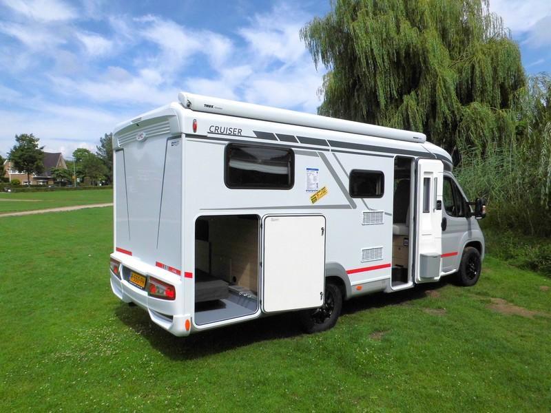 LMC Cruiser V 646 G DEMO MET LEVELSYSTEEM !  foto: 3