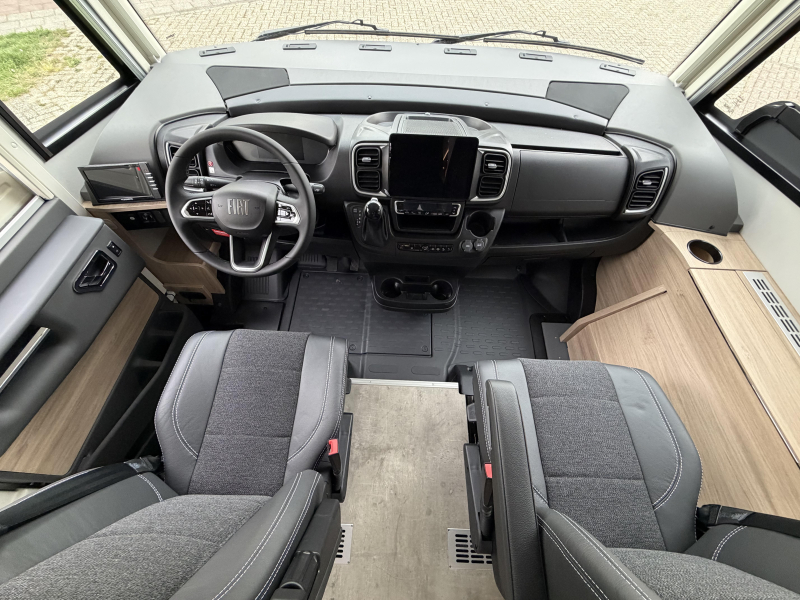 Frankia F-Line 740 PLUS Asientos redondos Cama longitudinal Aire acondicionado foto: 13