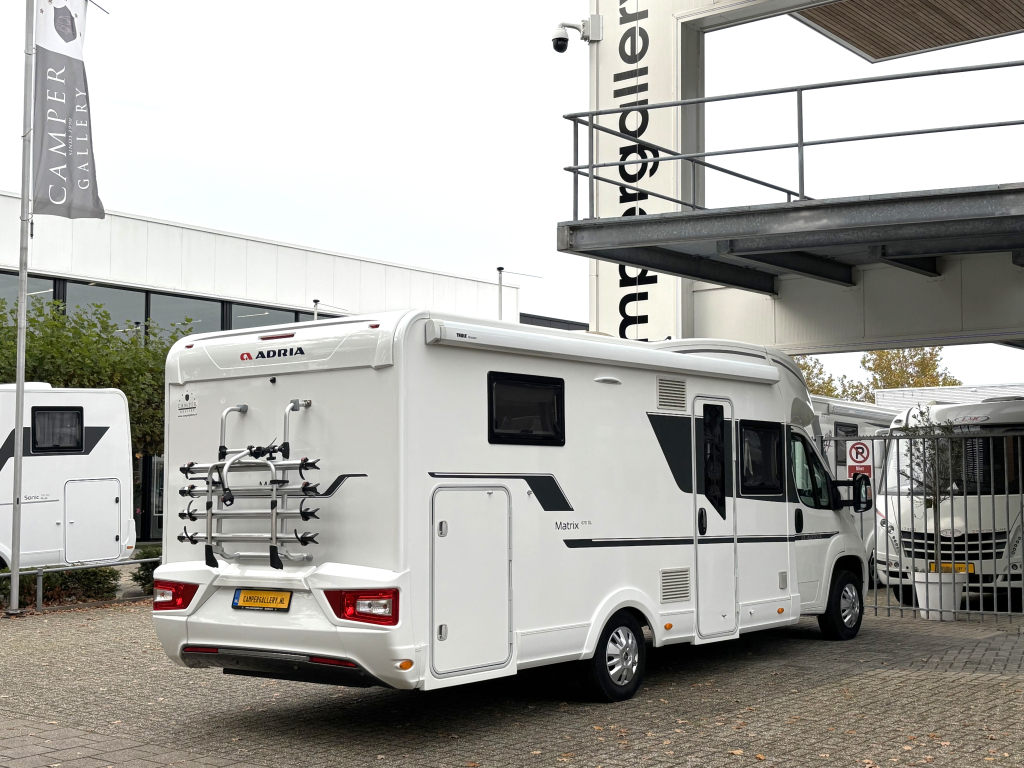 Adria Matrix 670 DL ENKELE BEDDEN HEFBED FACE TO FACE  foto: 21