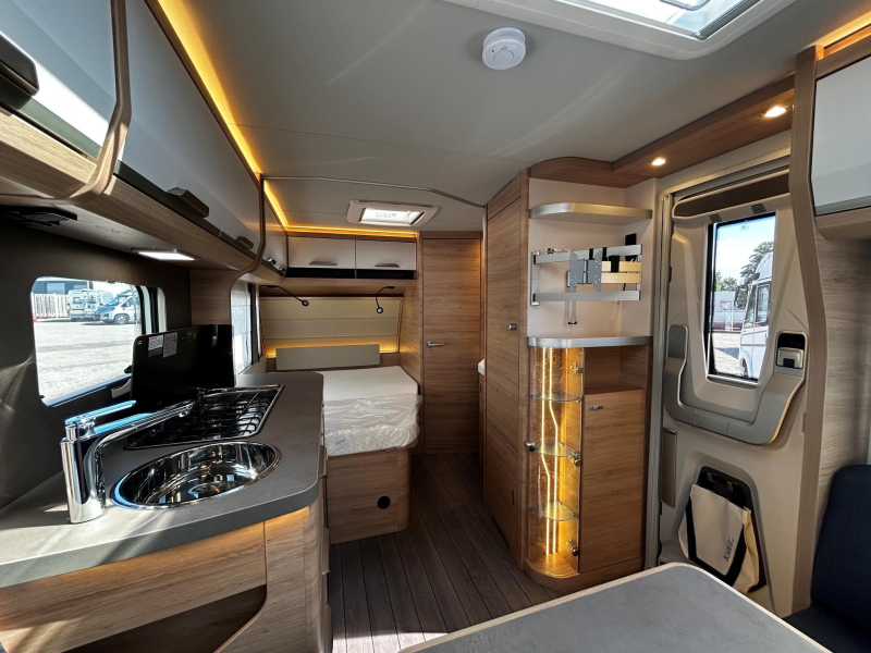 Knaus Sudwind Black Selection 450 FU Paquete de Ventaja Temporal foto: 8