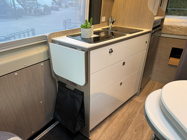Pössl 2Win Plus 600 D-line 140 pk AUTOMAAT 9-Traps Euro6 Fiat Ducato NIEUW **Slechts 6 meter/Groot dwarsbed/4 zitplaatsen/Luifel/Apple foto: 15