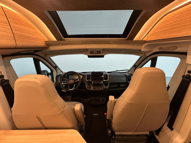 Malibu Van Comfort 640 LE Charming GT Skyview foto: 9