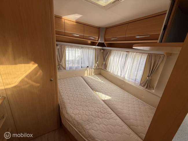 Beyerland 450 tf voortent super nette caravan foto: 9