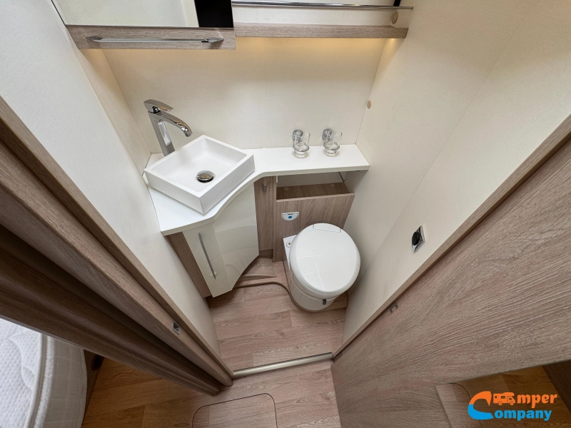 Rapido 696 F Queensbed / Truma E  foto: 19