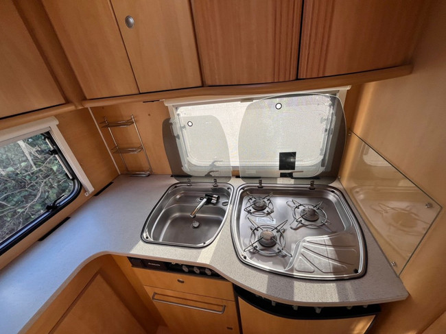 Dethleffs Camper , Groot Lengte Bed, 860 Kg foto: 6