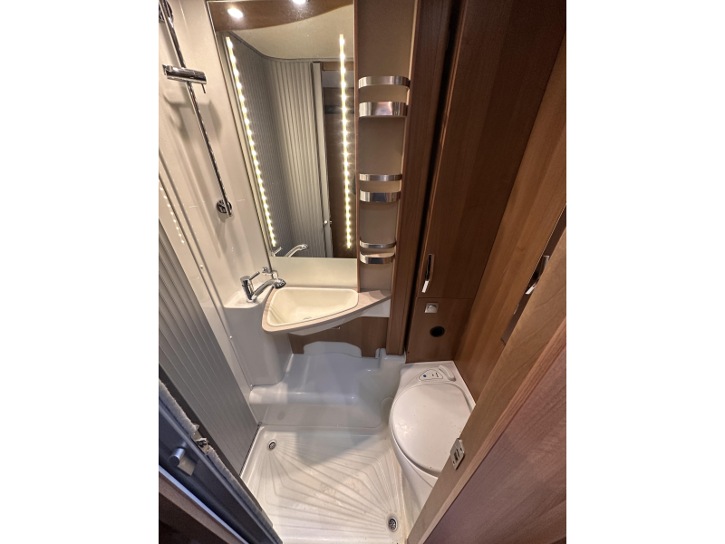 Knaus Platinum Selection 650 MEG Lengtebedden Integraal  foto: 8