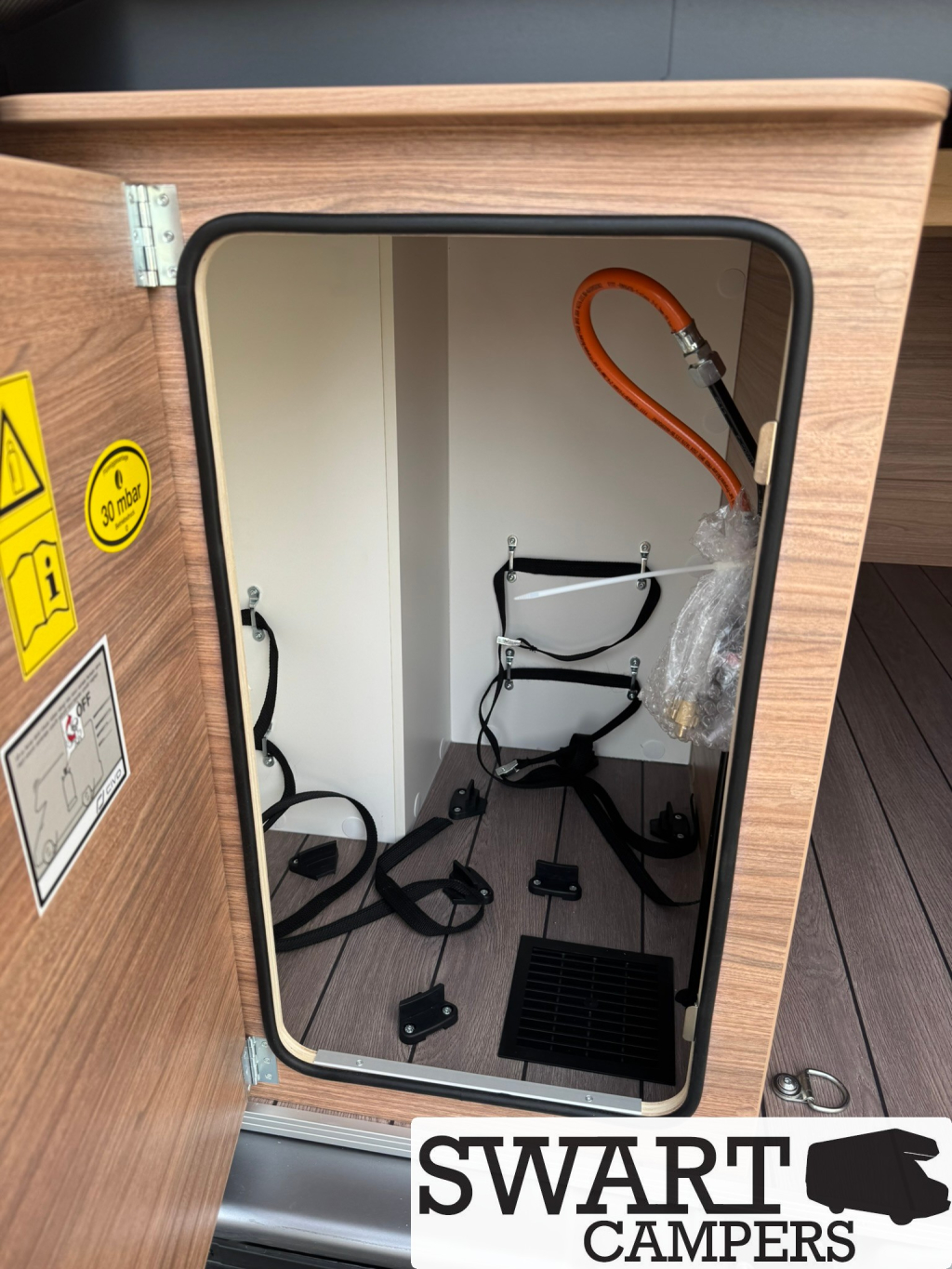 Weinsberg CaraBus 630 ME Edition [Fire], 140 pk Maxi Automaat Lengtebedden foto: 18