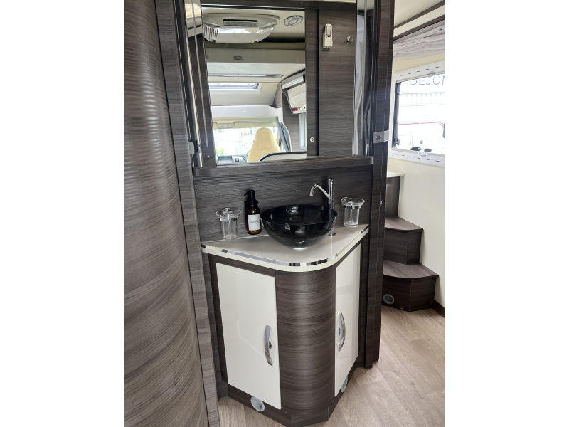 McLouis Carat 480 G -Queensbed-Levelsysteem Foto: 6