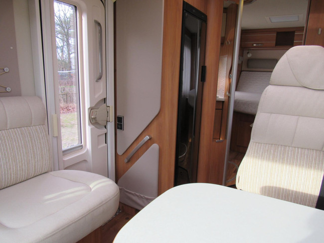 Hymer 598 Exsis-T Semi-initegraal Queensbed nieuw model 2016 foto: 18