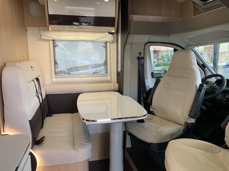 McLouis Sovereign 439 G 140 PS L&auml;ngsbetten Foto: 12