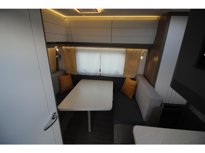 Hobby On Tour 390 SF Caravan breedte 220 cm!  foto: 17