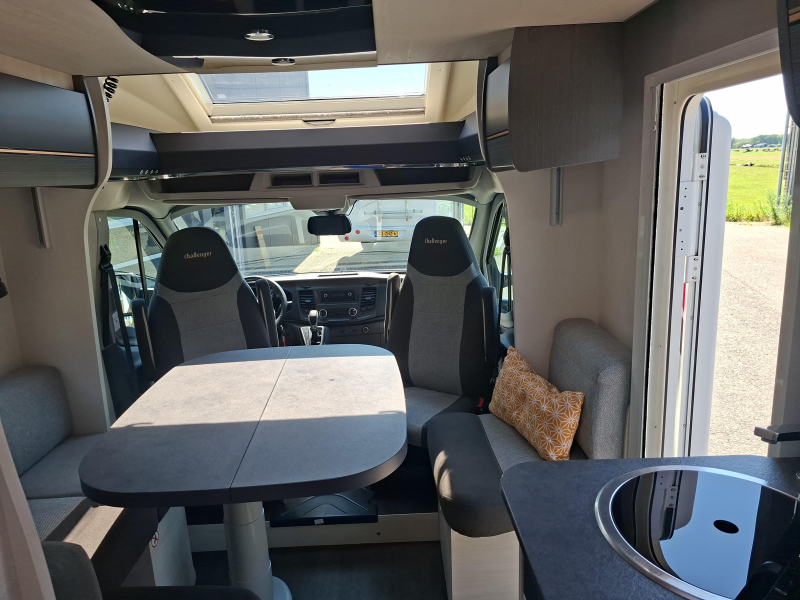 &iexcl;Challenger Premium 287 GA la autocaravana familiar ideal! foto: 9