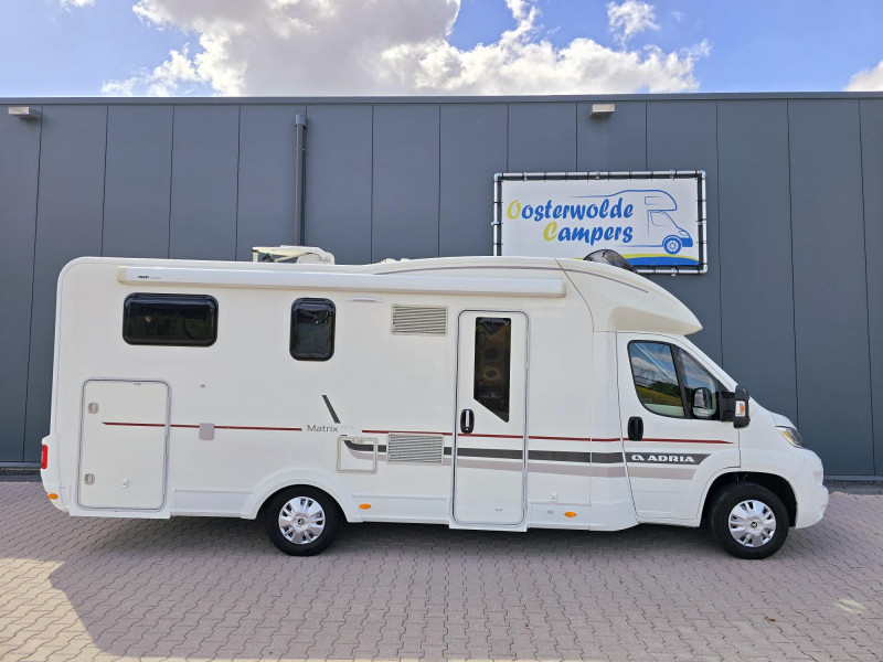 Adria Matrix 670 SL Lengte Bedden Hefbed 5per  foto: 2