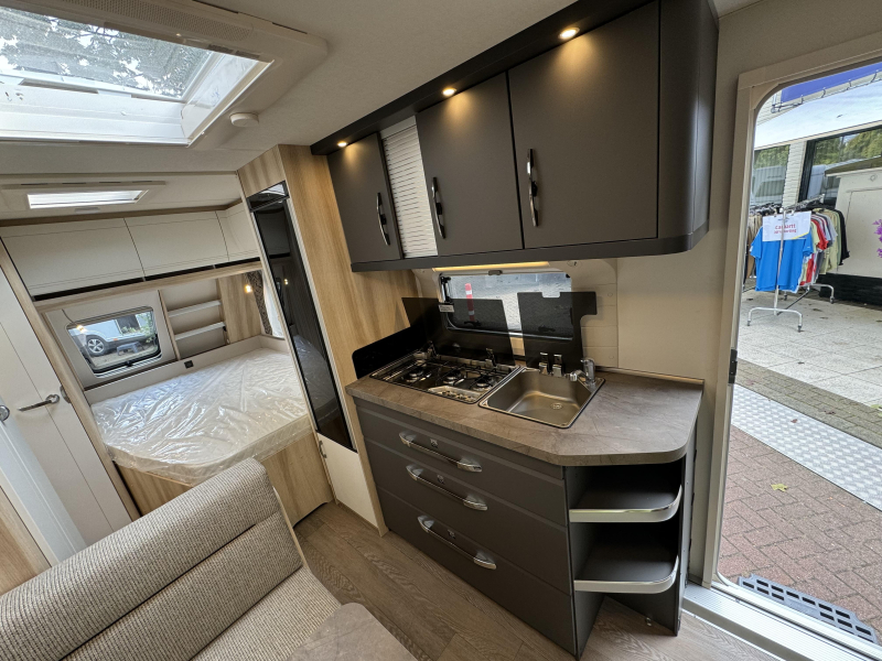 Hobby De Luxe 540 KMFE Stapelbed!  foto: 6