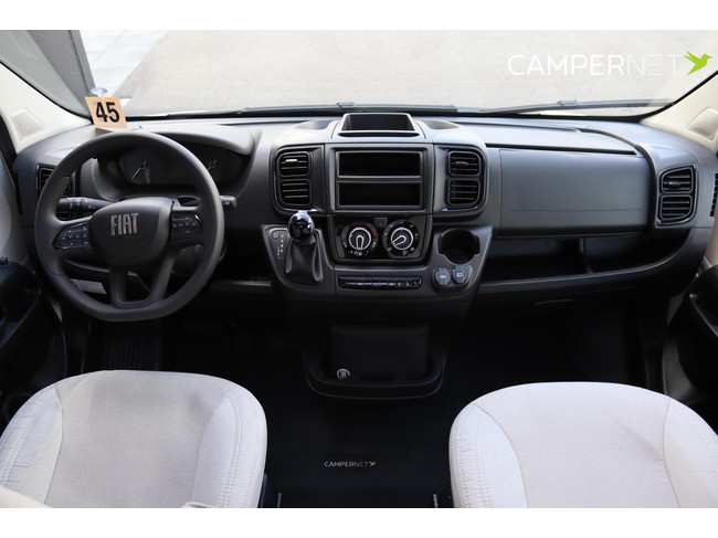 LMC Innovan 640 140cv Autom&aacute;tico | Camas longitudinales | Toldo | Techo panor&aacute;mico | Ventanas empotradas | Control de crucero | Nuevo disponible en stock | foto: 16