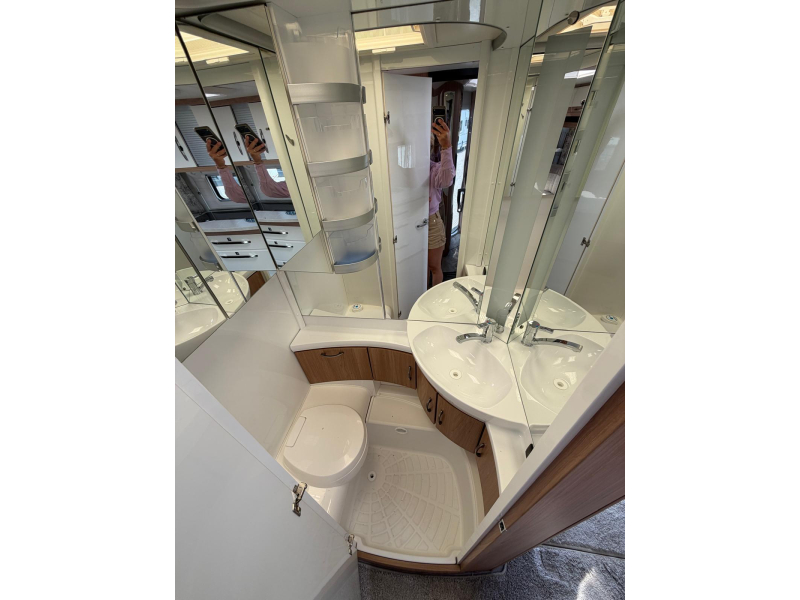 Hobby De Luxe 540 UL Fully equipped!! photo: 16