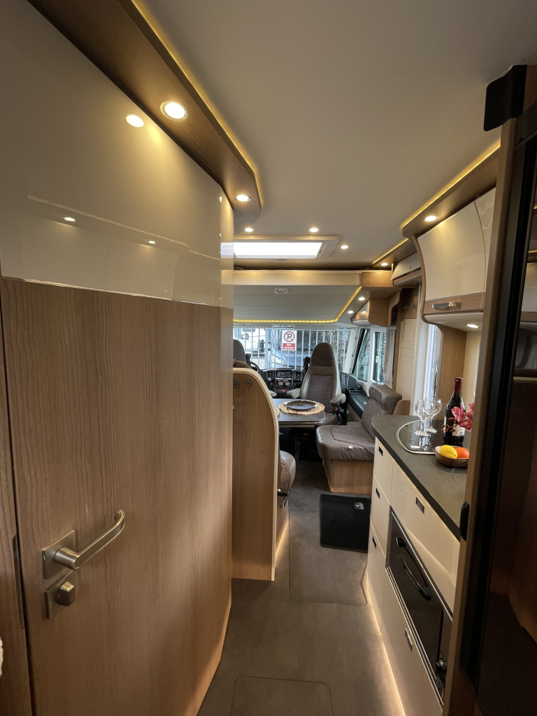 Carthago Malibu 430 LE LITS SIMPLES+LIT PAVILLON 6.90M BEARLOCK photo : 18