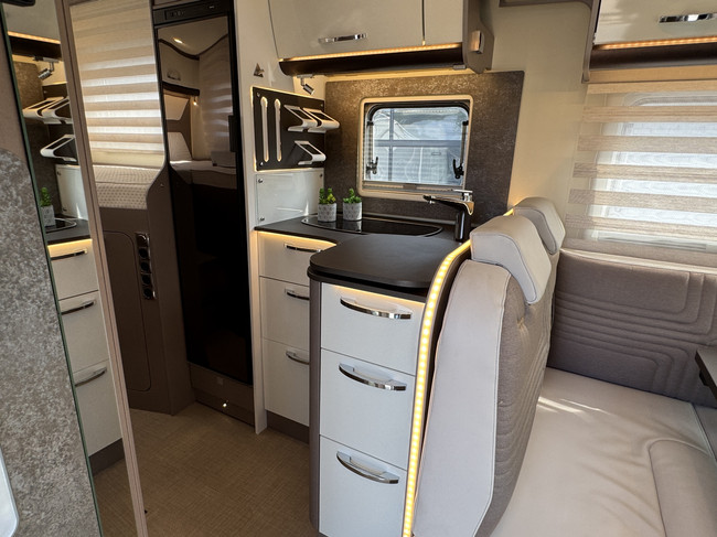 Bürstner Lyseo TD 690 G Harmony Line Black Pearl 160 pk AUTOMAAT 9-Traps Euro6 Fiat Ducato **Vlakke vloer/Enkele bedden/Maxxfa/ Satelliet foto: 8