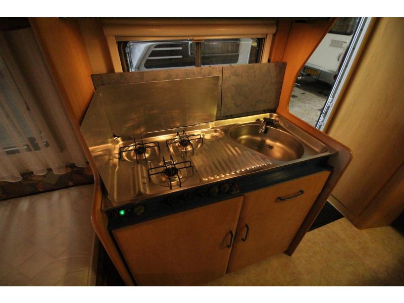 Hobby De Luxe 400 SF Voortent + voortentluifel  foto: 12