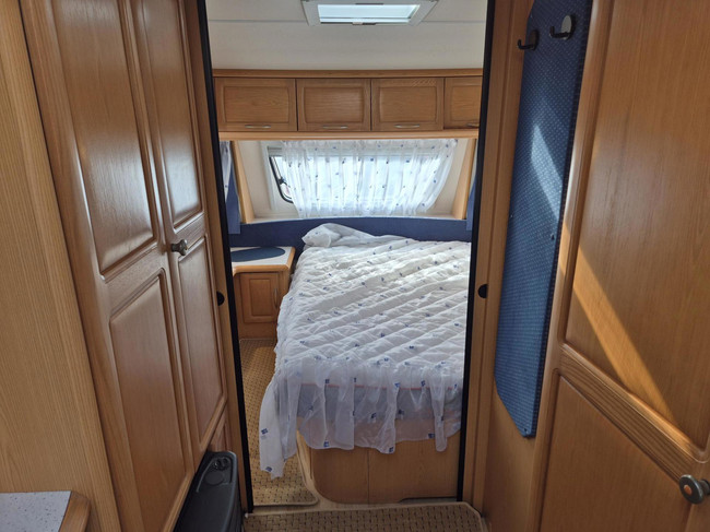 Hobby PRESTIGE 560 Kingsize Bed + Voortent Nw type 2e eig. foto: 15
