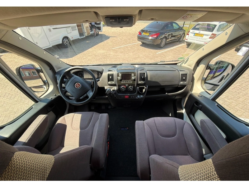 Hymer Grand Canyon CL 4 slaapplaatsen  foto: 14