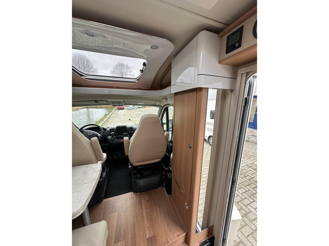 LMC Breezer V 646 automaat foto: 9