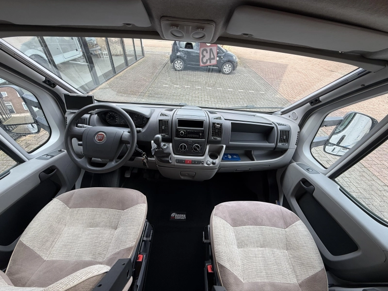 Adria Coral S 690 SP Queensbed Airco 2009  foto: 9