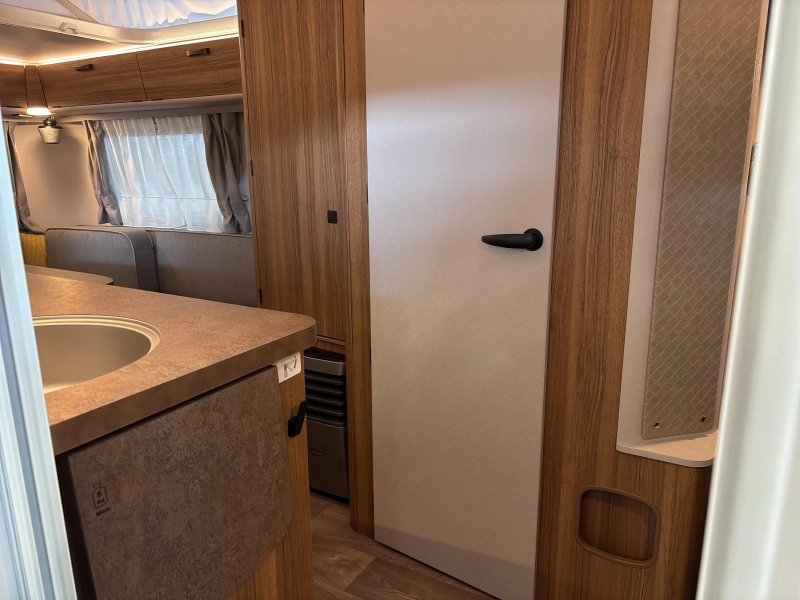Eriba Touring 540 Legend Hampton Argent photo : 2