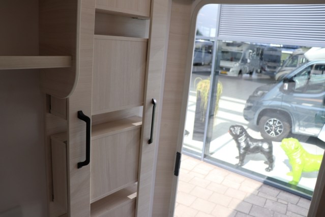 Virtually new Exclusive Line 660 Chausson AUTOMATIC double entrance door Artic pack (70 photo: 52