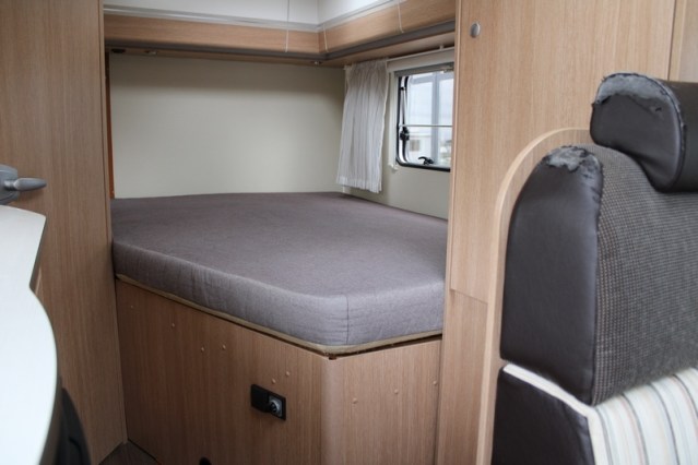 AUTOM&Aacute;TICO Fiat 2.3 150 cv Cama francesa (99 foto: 30