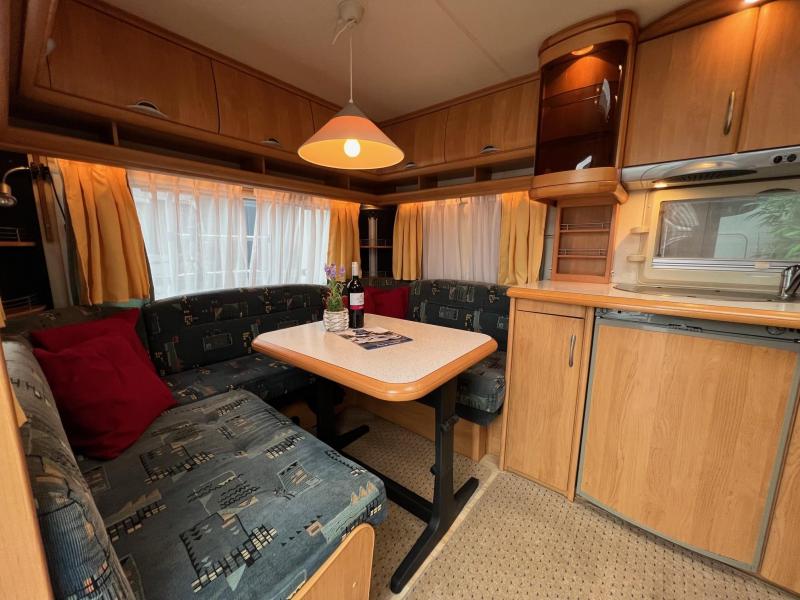 Hobby Excellent 495 UFE mover, tent, luifel  foto: 1