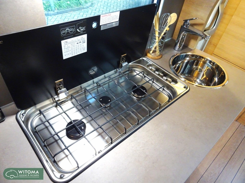 Knaus Sudwind Black Selection 420 QD 50 jaar Witoma voordeel!  foto: 7