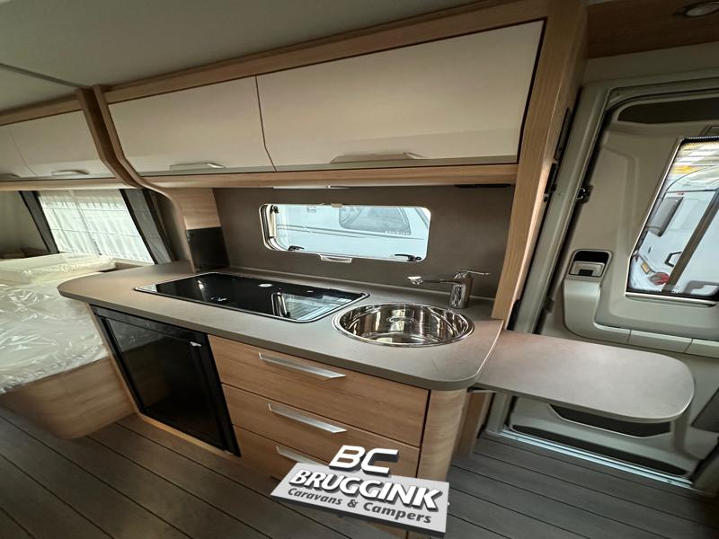 Knaus Sudwind Black Selection 500 EU ENKEL BED VLOERVERWARMING  foto: 3