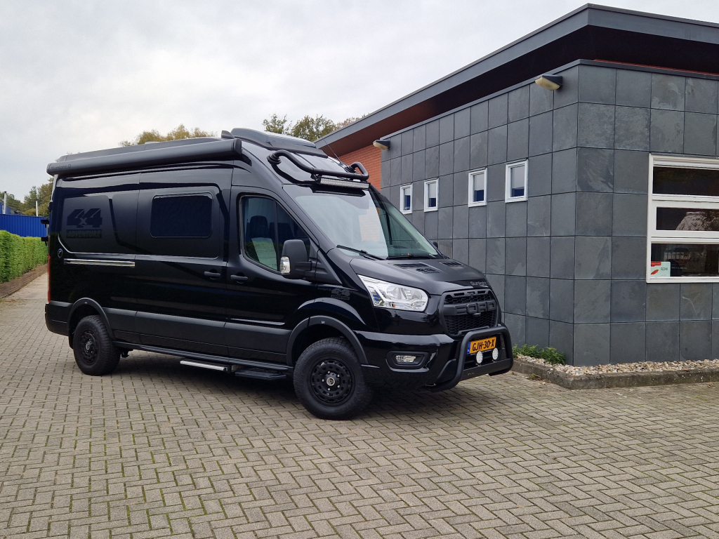 Sunlight Cliff 590 4x4 Adventure Edition