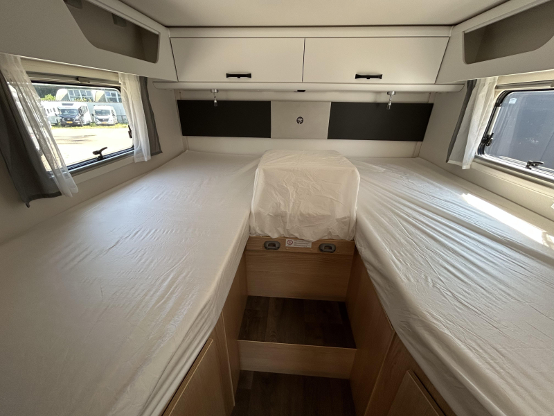 Sunlight T 68 Adventure Edition + Klimaanlage & Hubbett Foto: 2