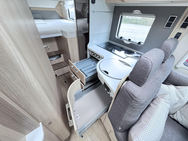 Hymer B-MCT 600 White-Line - bemiddeling- verwacht  foto: 4