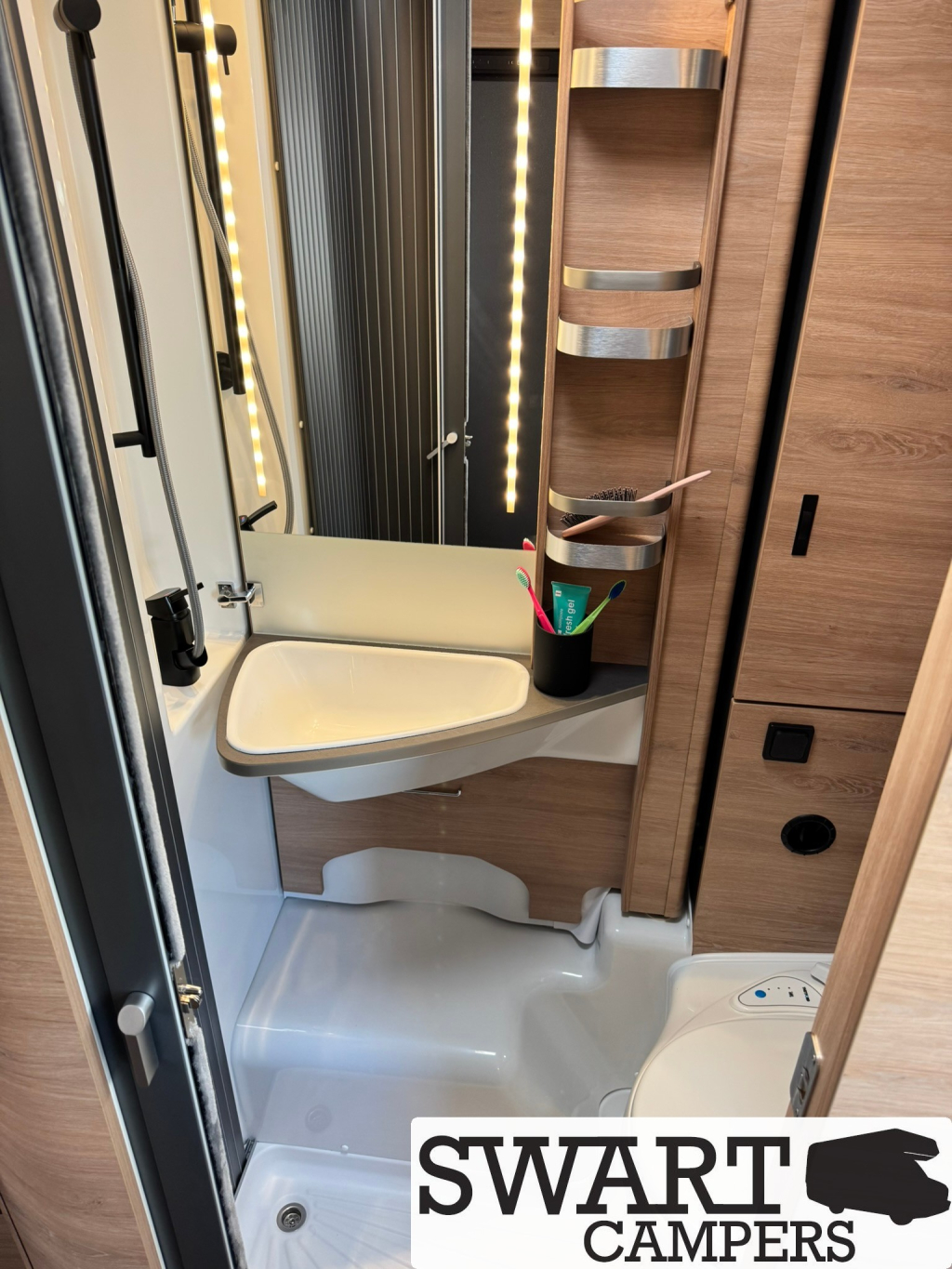 Knaus L!VE TI 650 MEG Platinum Selection Lage enkele bedden Automaat  foto: 15